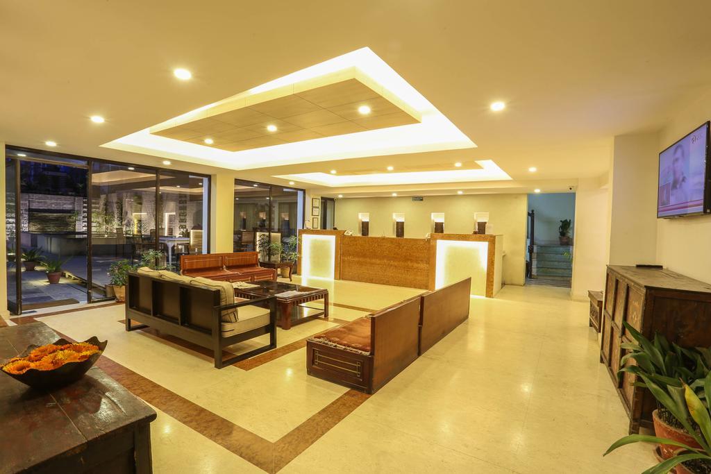 Potala Guest House Катманду Екстер'єр фото