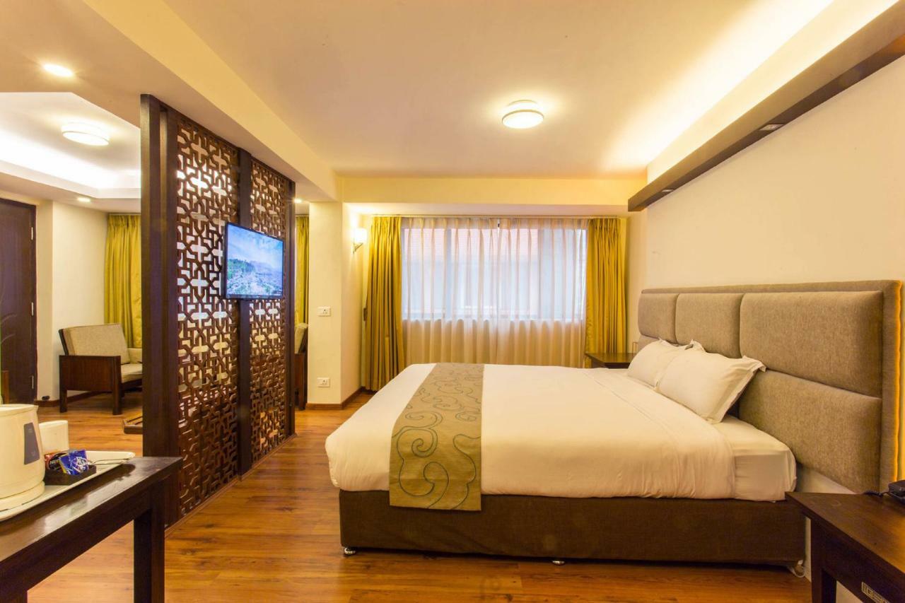 Potala Guest House Катманду Екстер'єр фото